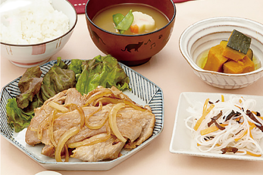 施設で調理し提供している食事の一例